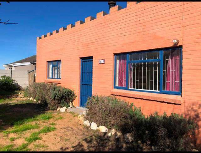 2 BEDROOM HOUSE FOR SALE IN PEARLY BEACH